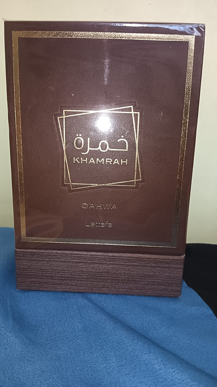 Caja de Khamrah Qahwa de Lattafa